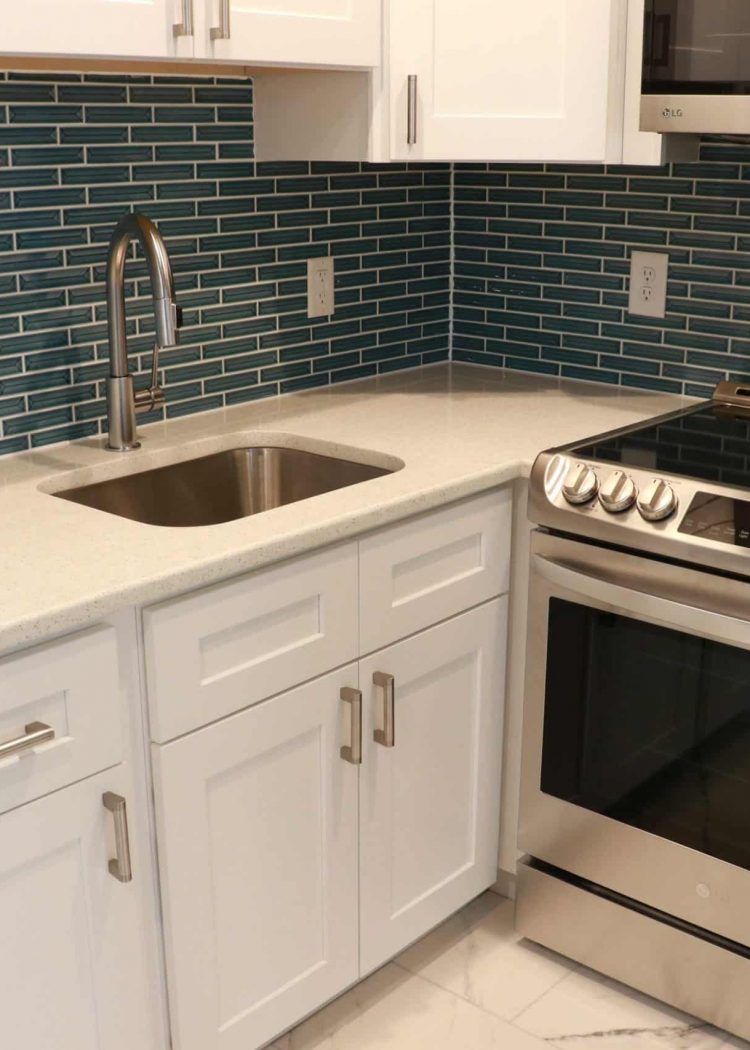 Sparkling-White-Kitchen-Quartz-Countertops